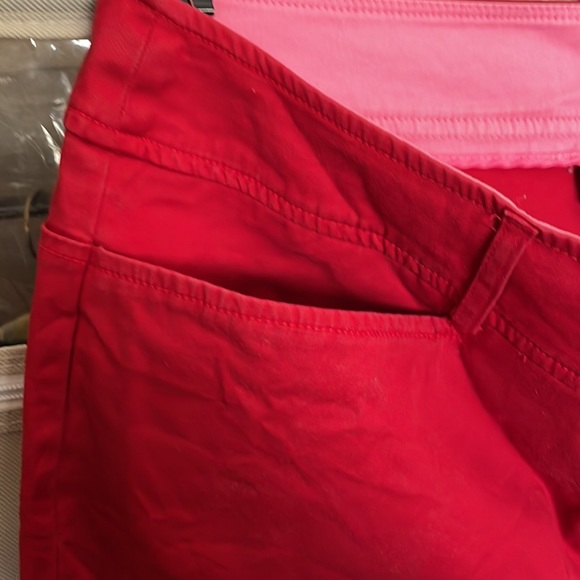 Red capris - Picture 3 of 3